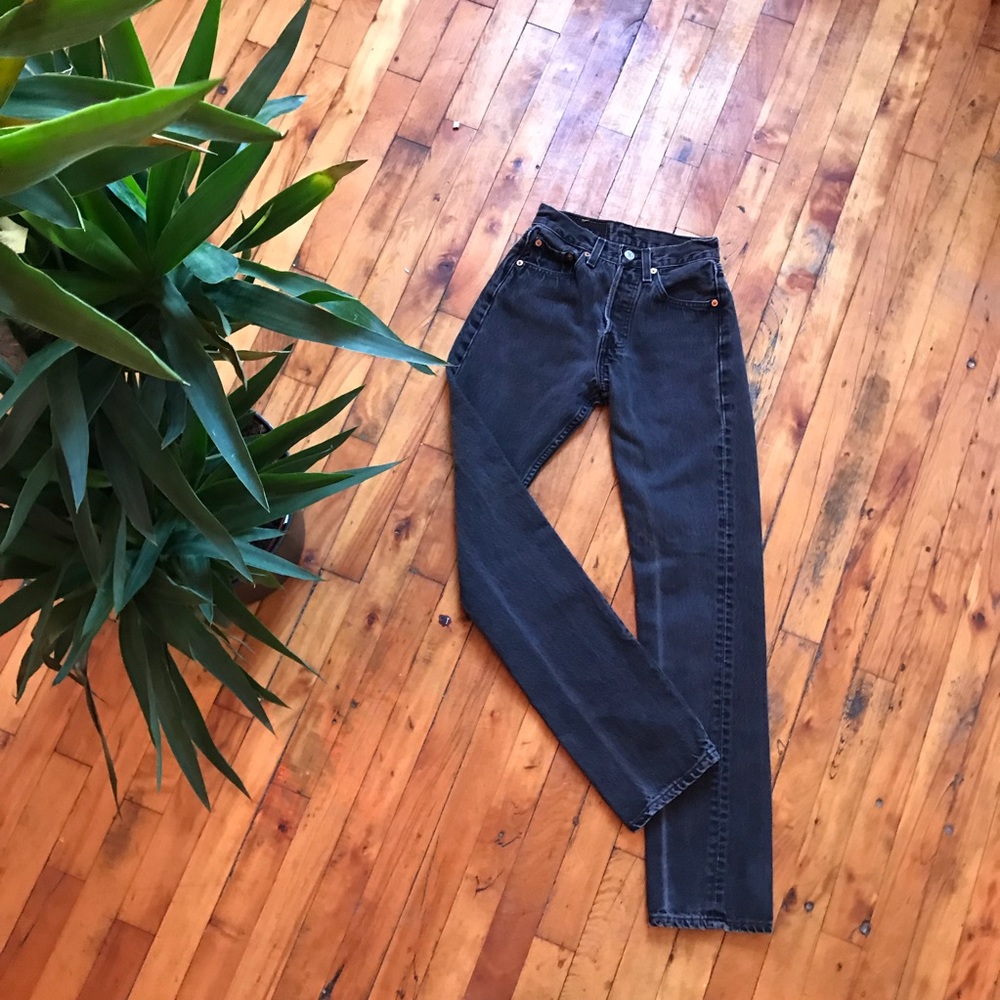 🚫SOLD 🚫 RARE VINTAGE LEVIs 501’s - Picture 5 of 5